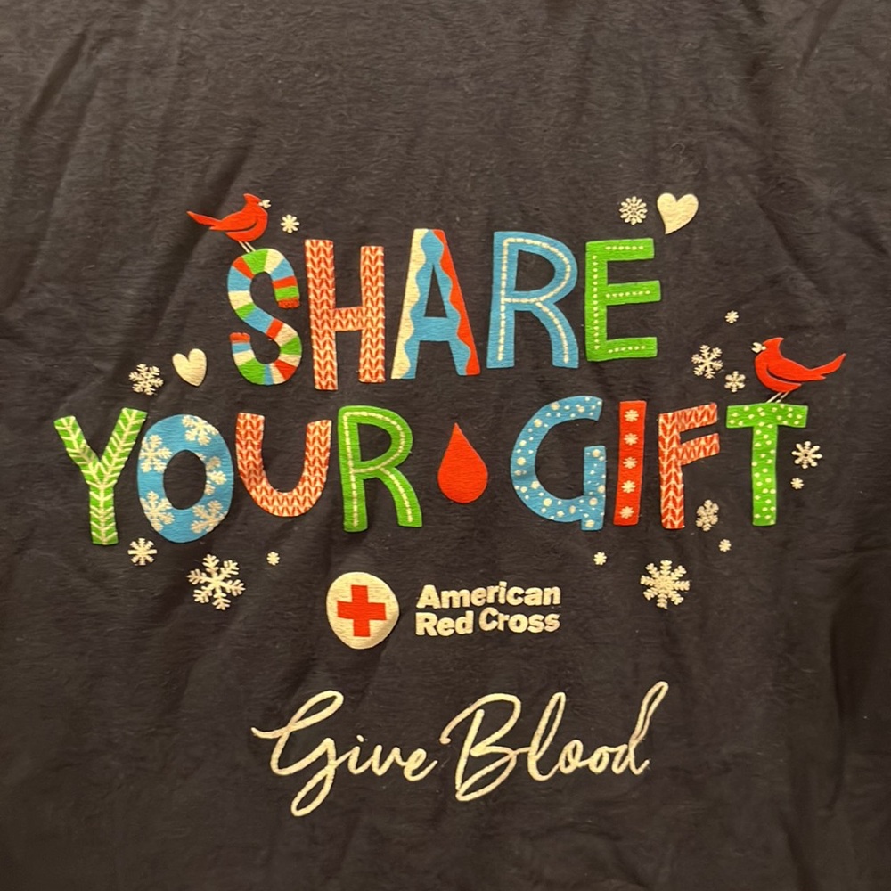 Christmas Edition Red Cross ‘Share Your Gift’ Long Sleeve Shirt Small - Picture 2 of 7